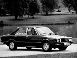BMW 528i Sedan